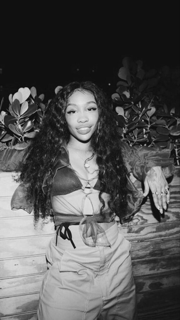 Sza PFP Black and White