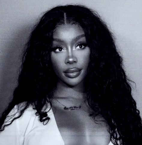 Sza PFP Black and White