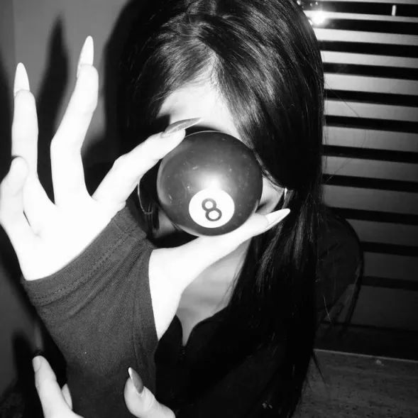 Discord girl pfp with soft lighting and dreamy atmosphere