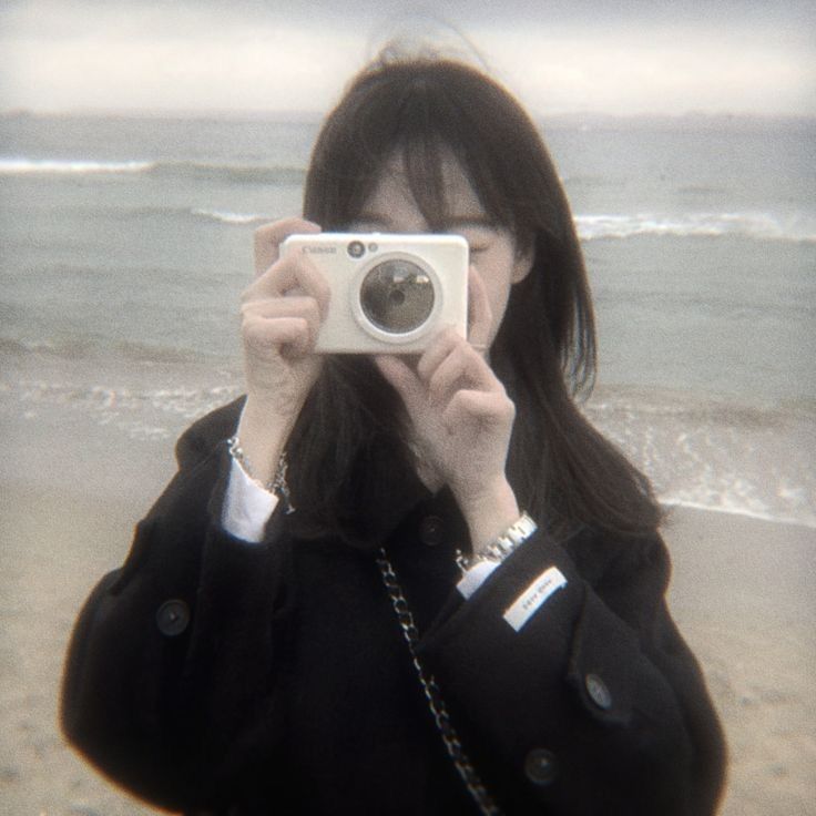 Discord girl pfp with subtle expressions and emotional depth